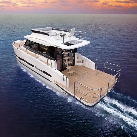 Jacht Motorowy Futura 40 Fly Grand Horizon Botel