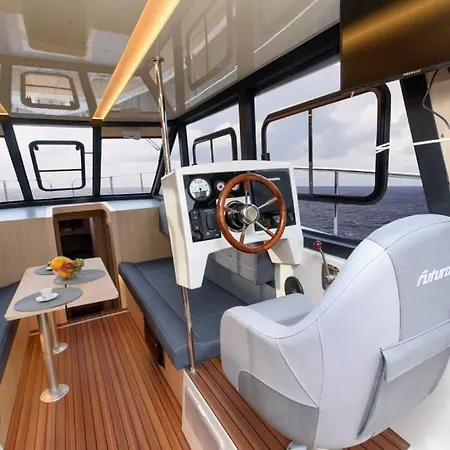 Jacht Motorowy Futura 40 Fly Grand Horizon
