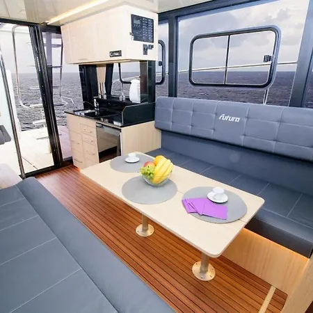 Jacht Motorowy Futura 40 Fly Grand Horizon