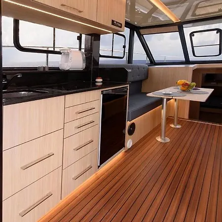 Jacht Motorowy Futura 40 Fly Grand Horizon