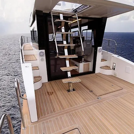 Botel Jacht Motorowy Futura 40 Fly Grand Horizon Wilkasy (Gizycko)