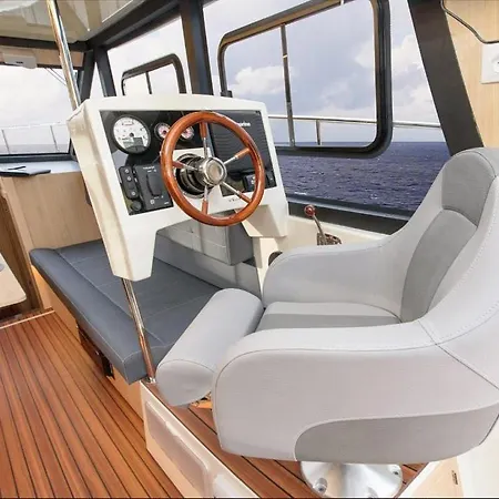Jacht Motorowy Futura 40 Fly Grand Horizon